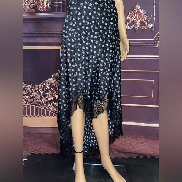 NWT Guess Black Floral High Low Slip Dress Size Large - Picture 3 of 16